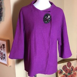 M COLLECTION Size Large Swing Sweater Top fuchsia Broach Closure